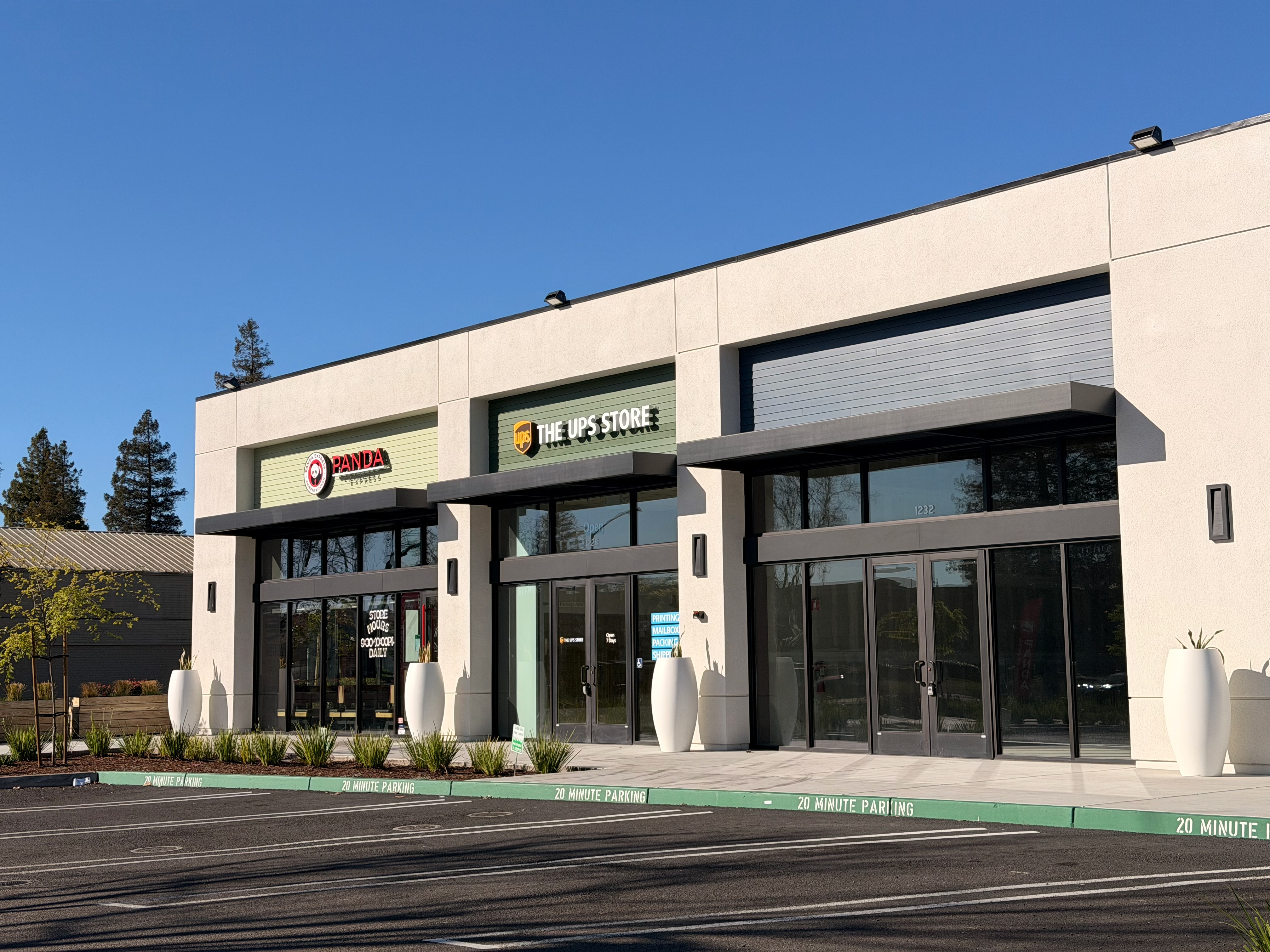 Large scale commercial window installations for retail storefronts